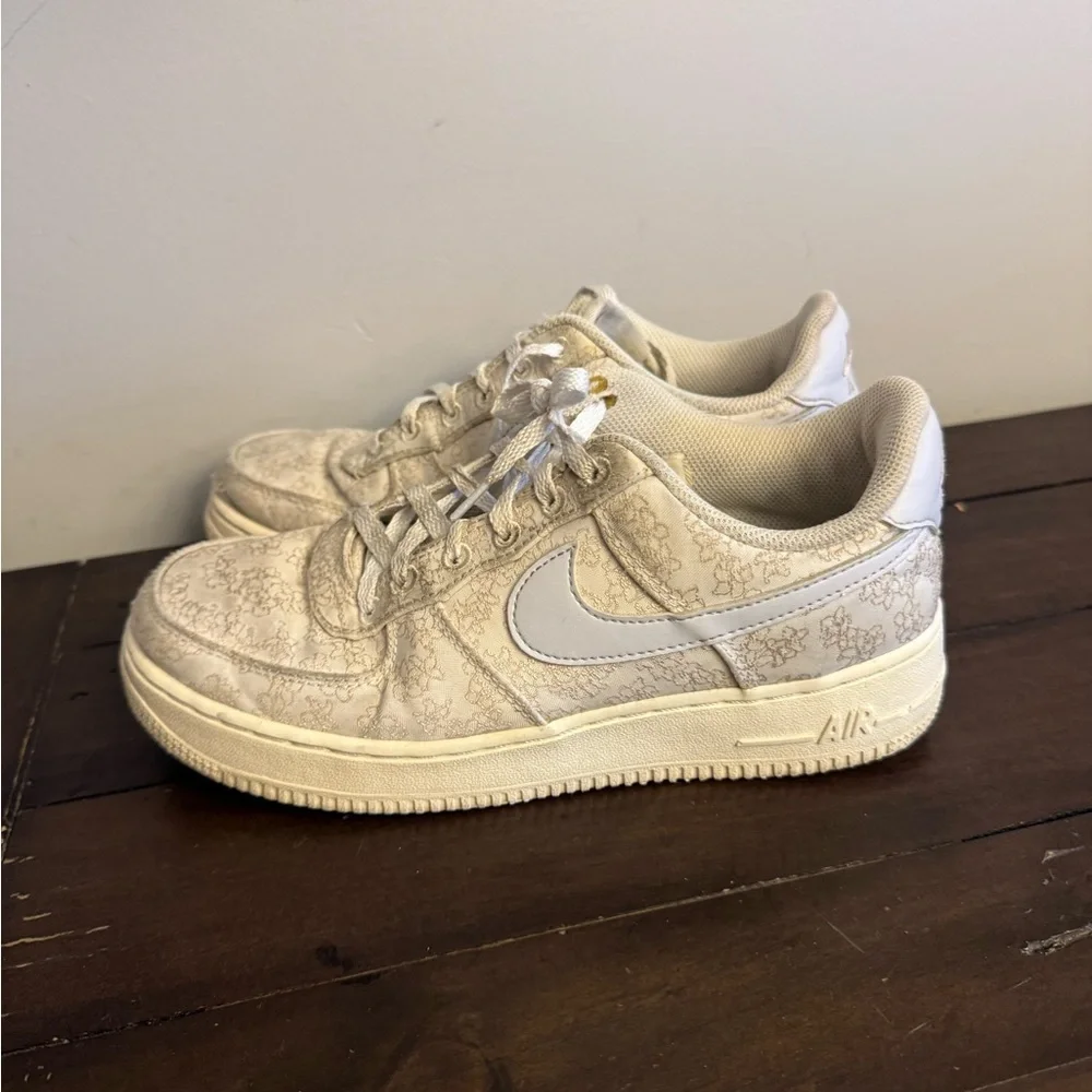 Nike Air Force 1 Low Floral Pattern Beige White Womens Size 7.5 Sneakers AF1